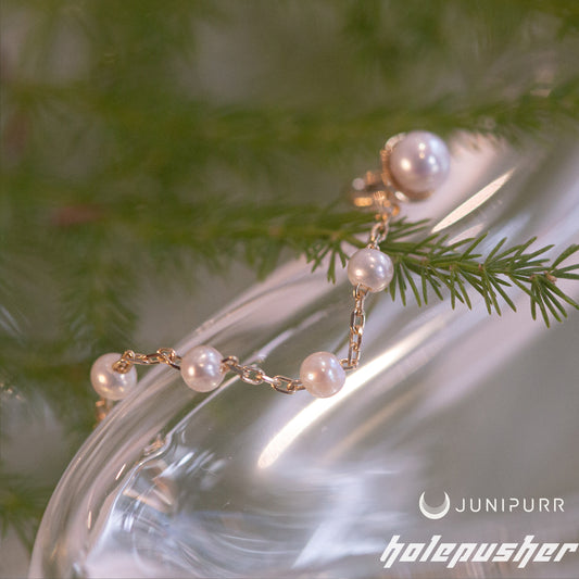 JUNIPURR Louise (Fresh Water Pearl & Yellow Gold)