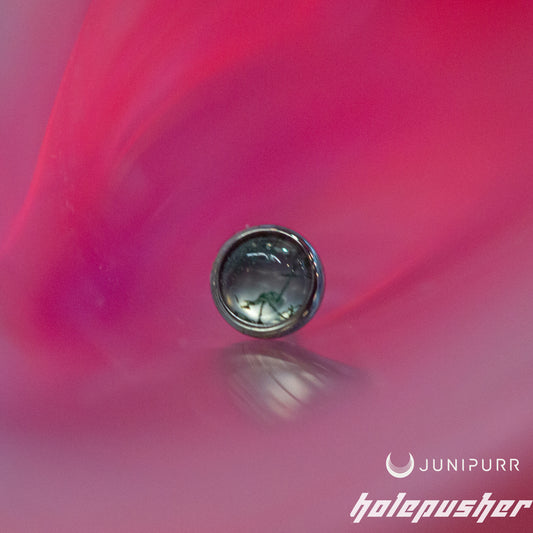 JUNIPURR Bezel-Set Cabochon Moss Agate / 3mm