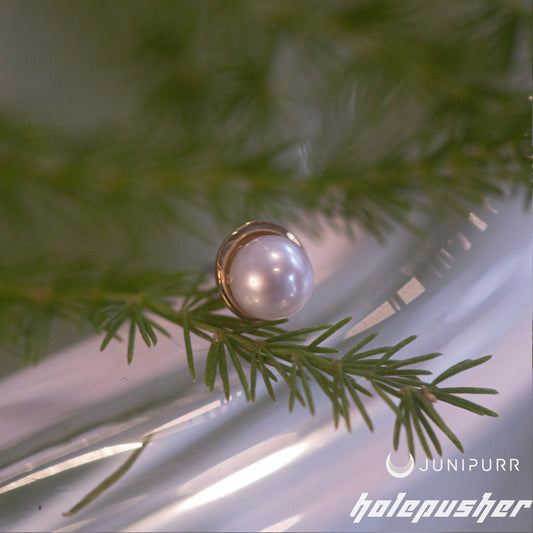 JUNIPURR Lacey (Fresh Water Pearl & Yellow Gold)